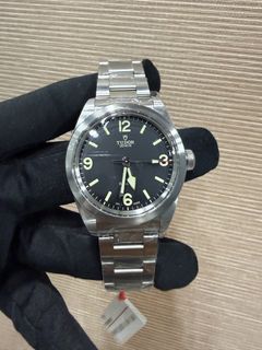 (Category: ) located in . Submitted by ninety_one_timepiece (Listing ID 1456249563, Image 1). Description: .