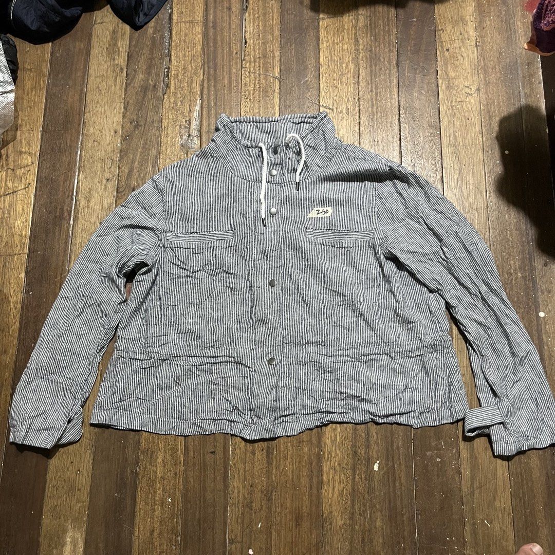 turtleneck croptop buttoned jacket (Category: Coats, Jackets and Outerwear) located in Caloocan City. Submitted by jpeg.vaults (Listing ID 1456388732, Image 1). Description: for women.