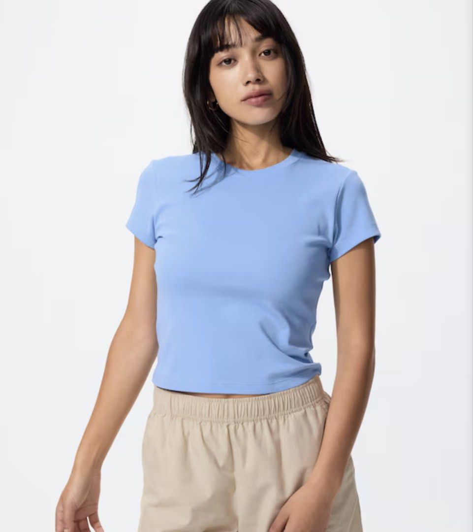 Uniqlo Mini T-Shirt Light Blue (Category: Tshirts & Polo Shirts ) located in Batangas. Submitted by bnpm42 (Listing ID 1456255132, Image 1). Description: - only worn twice, still in good shape! 😊 - only has a small fade on the neckline - size L but can fit S-M.