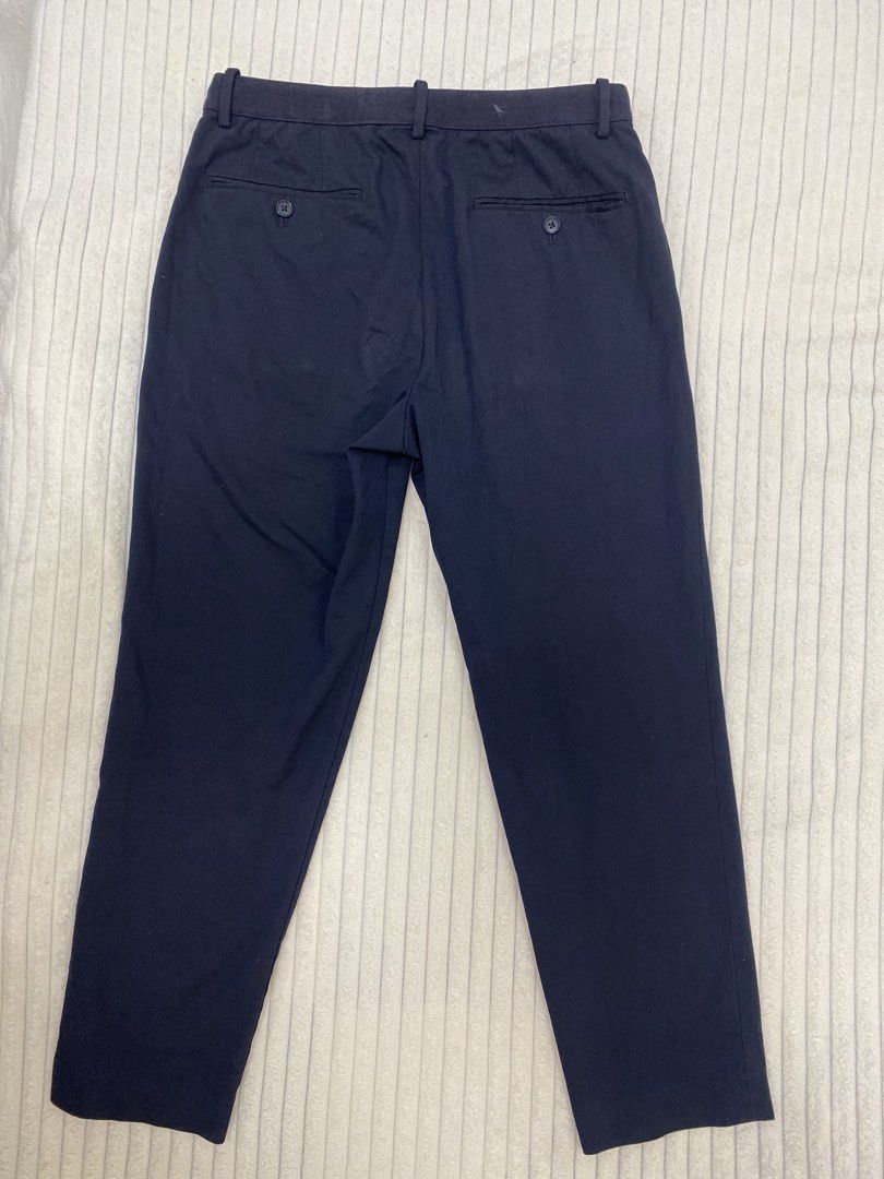 Uniqlo Smart Ankle Pants (Category: Chinos) located in Baguio. Submitted by dmnddnmd (Listing ID 1456255252, Image 2). Description: Uniqlo Smart Ankle Pants 8/10 condition Dark Blue (no fading) M on tag (76-84cm) P350+sf only Thank you.