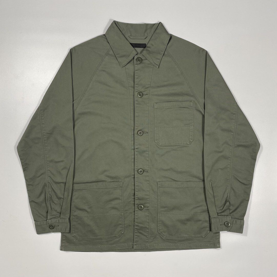 Uniqlo Utility Cotton Olive Chore Jacket (Category: Coats, Jackets and Outerwear) located in San Fernando. Submitted by classic-threads (Listing ID 1456415797, Image 1). Description: Uniqlo Utility Cotton Olive Chore Jacket Excellent Condition, Worn Twice Size Large W 23” x L 29.5” La Union📍 1,800.