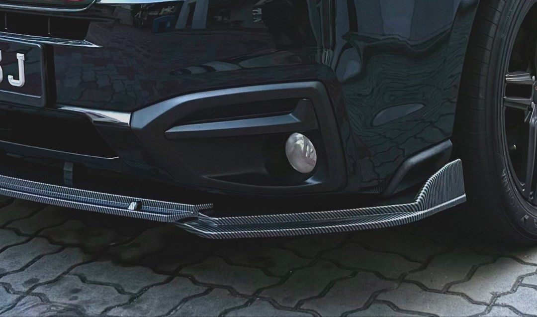 Universal Front Bumper Diffuser (Category: Bodykits & Styling) located in Singapore. Submitted by leoleu-23 (Listing ID 1456359924, Image 3). Description: Can fit most cars Collection: Blk 160A Punggol Central.