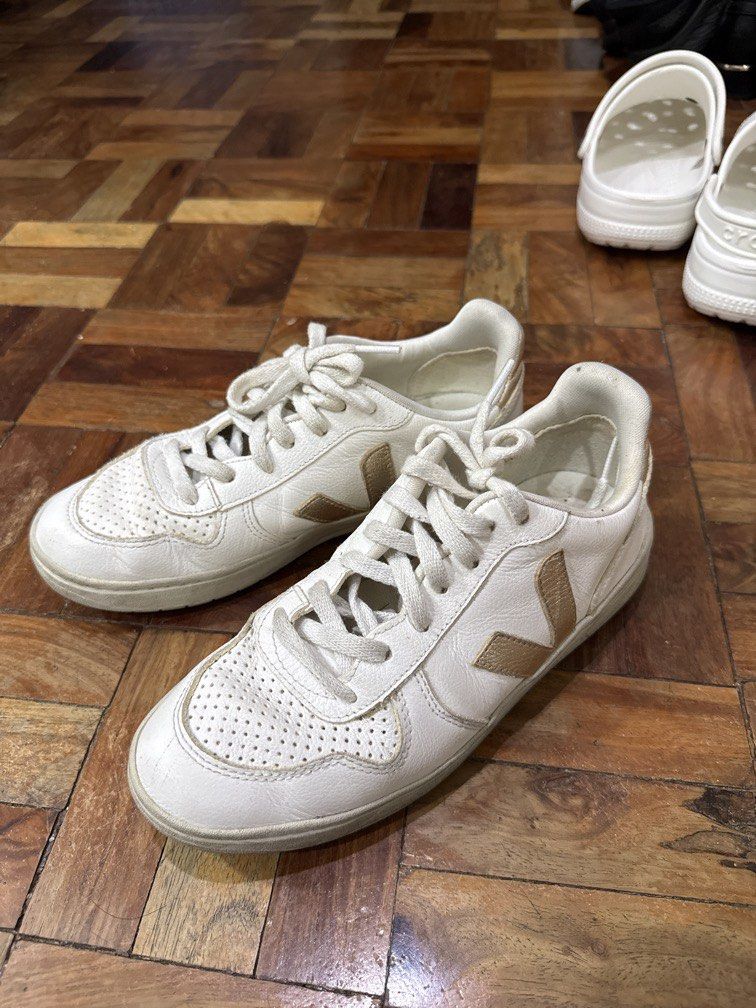 Veja gold sneakers (Category: Sneakers) located in Manila. Submitted by katsthingamagigs (Listing ID 1456291392, Image 1). Description: Well-loved, needs cleaning, but not abused! Rfs: decluttering .