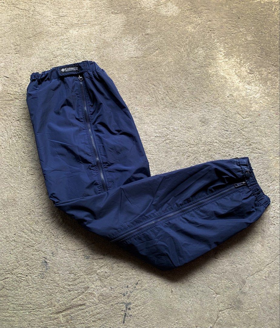 Vintage Columbia Full-Zip Rain Pants (Category: Activewear) located in Angeles City. Submitted by _choloman (Listing ID 1456245377, Image 1). Description: Vintage Columbia Full-Zip Rain Pants fits large to men size waist: 26-36 length: 43” leg op: 8” Condition: 9.5/10 Issue: None [Actual color may vary due to lighting] Price: ₱1,199 shipped! Shipping via J&T Express 📍 Location: Pampanga.