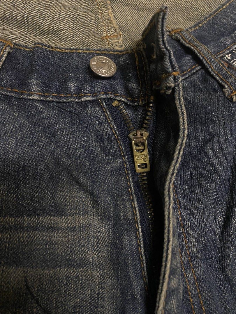Vintage Levi's selvedge (Category: Coats, Jackets and Outerwear) located in Nagcarlan. Submitted by nsh.c (Listing ID 1456311626, Image 3). Description: Good condition Cr:9.3/10 Dimes:W 31-32 L 42 Hem 8 Needwash only .