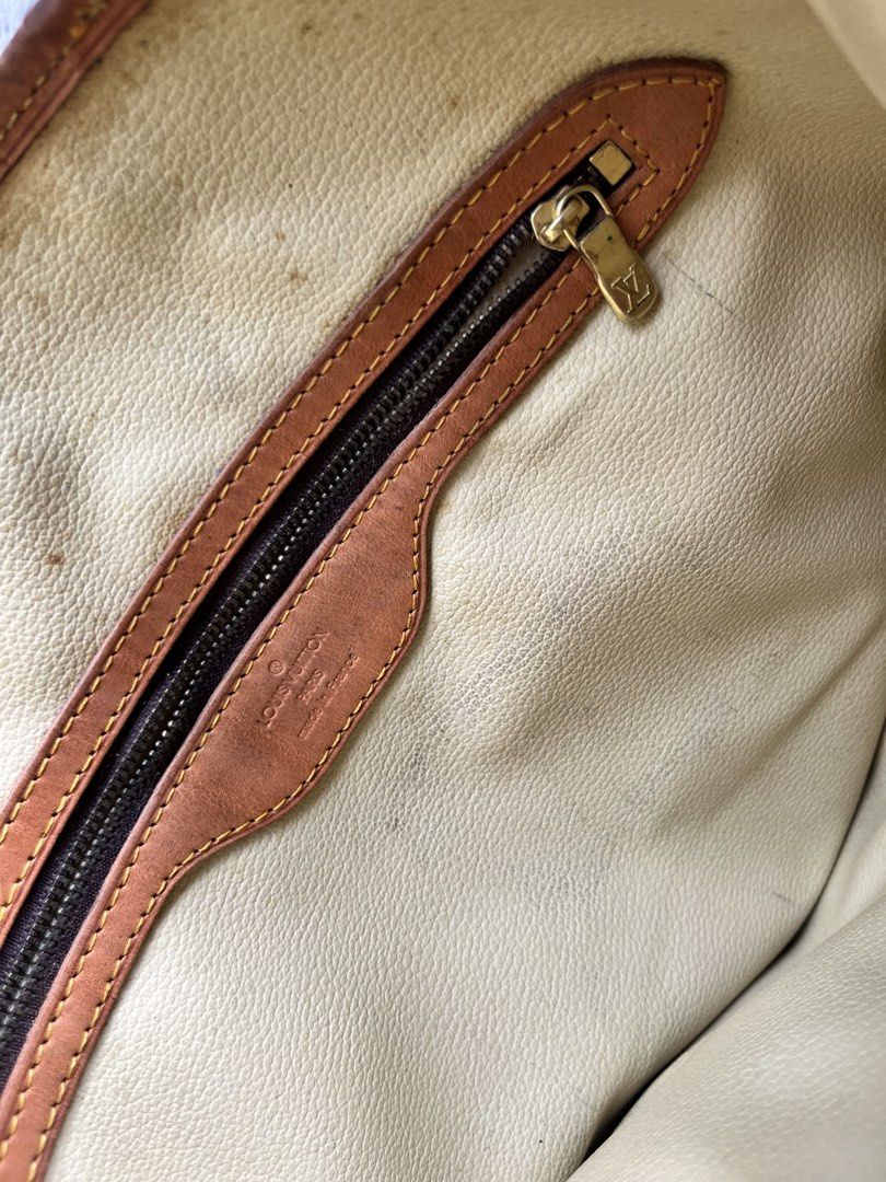 VINTAGE LV BUCKET TOTEBAG (Category: Tote Bags) located in Dipolog. Submitted by janja2002 (Listing ID 1456390287, Image 2). Description: MISSING one button but No issue yung mga leather nya Sobrang solid po.