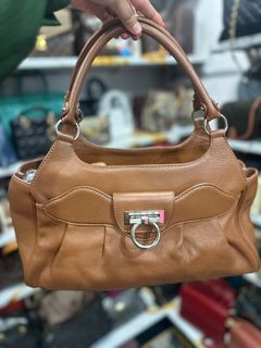 (Category: ) located in . Submitted by handbag_leather_bundle (Listing ID 1456282525, Image 1). Description: .
