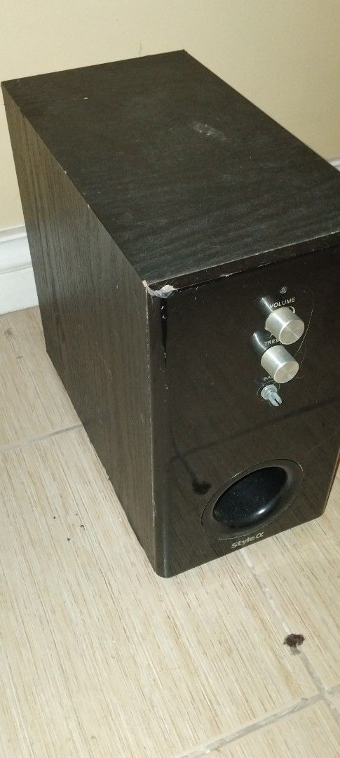 REAL LIFE Japan Active Subwoofer (Category: Soundbars, Speakers & Amplifiers) located in Quezon City. Submitted by newwolf_c7ab5a (Listing ID 1456273489, Image 3). Description: - active subwoofer - Tested and working - Front controls: Volume and Treble - Rear inputs: Aux - Power switch on the back - Shows normal signs of use (scuffs and scratches).