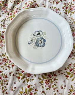 (Category: ) located in . Submitted by antiquevintage16 (Listing ID 1456308682, Image 1). Description: .