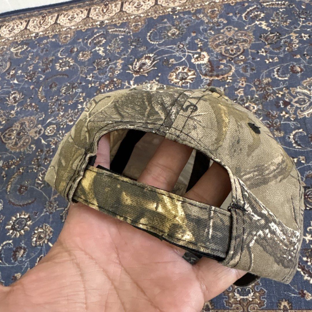 White Fox Group Camo Cap ATM International Full-Fit (Category: Caps & Hats) located in Dapitan. Submitted by payt3es_thrift. (Listing ID 1456242541, Image 3). Description: - White Fox Group Camo Cap - ATM International Full-Fit - Adjustable strap at the back - Perfect for outdoor activities or casual wear.