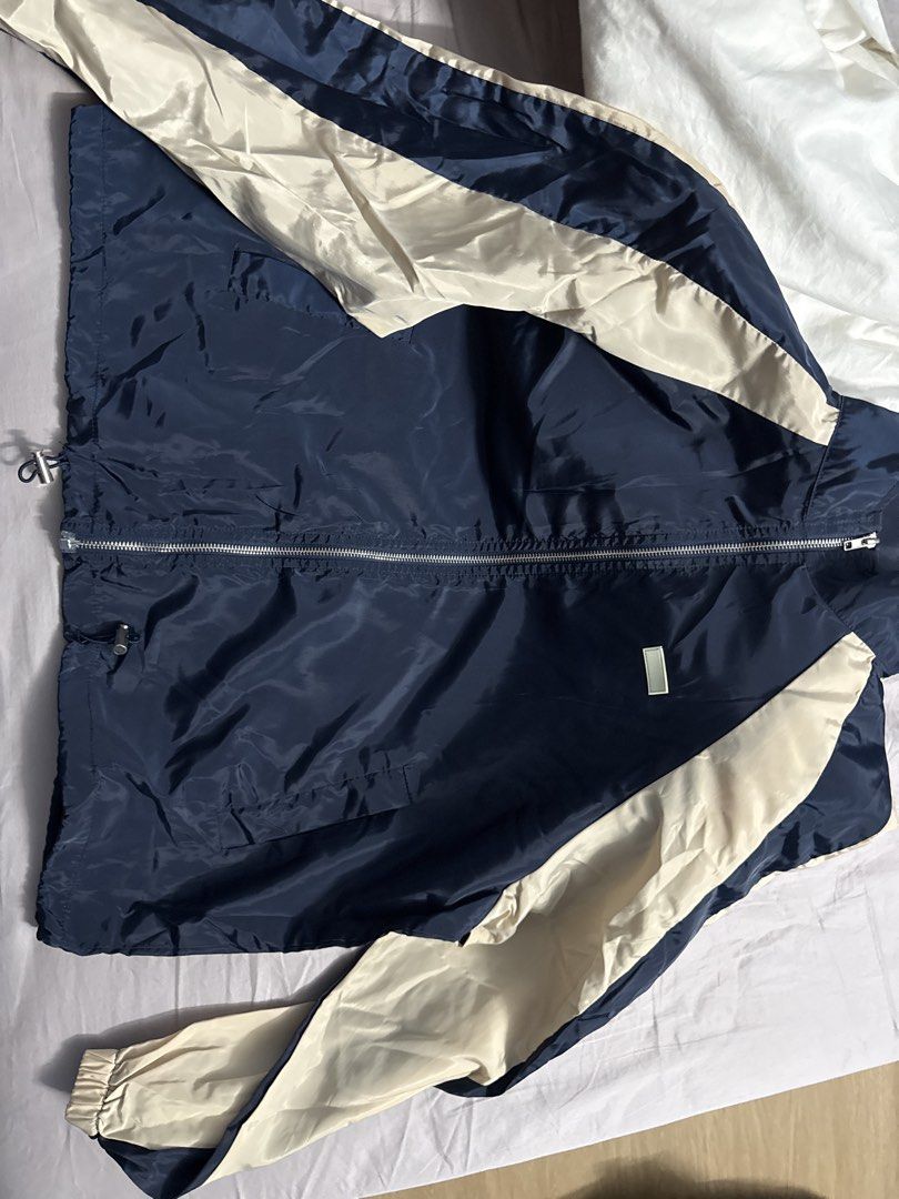 Windbreakers (Category: Coats, Jackets and Outerwear) located in Singapore. Submitted by yournextpurchase.store (Listing ID 1456206278, Image 3). Description: Buy 2 for $18.