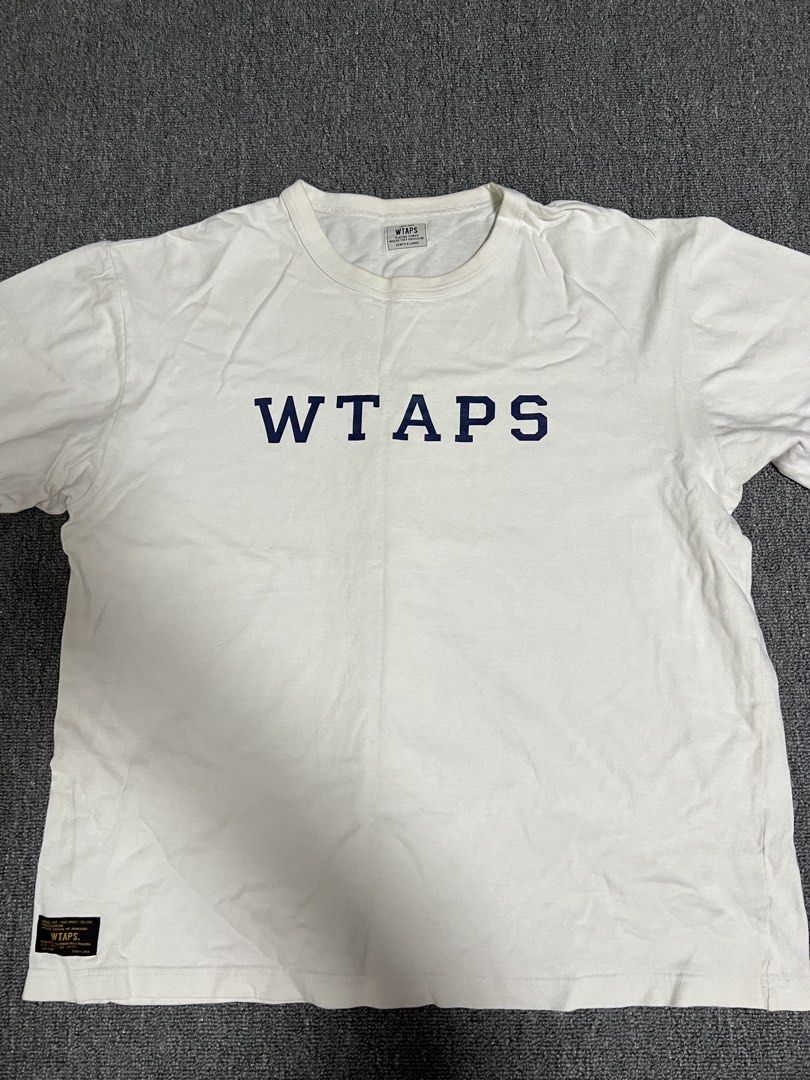 wtaps tee （分類：T-shirt、恤衫、有領衫）位於 Hong Kong。 由 maseason.forest 提交（商品編號 1456354213，圖片 1）。簡介： 絕版金標 9成新 已停用長時間 衣領黃要自行清潔 胸圍62cm 衣長70cm $500 SF到付優先🙏🙏。