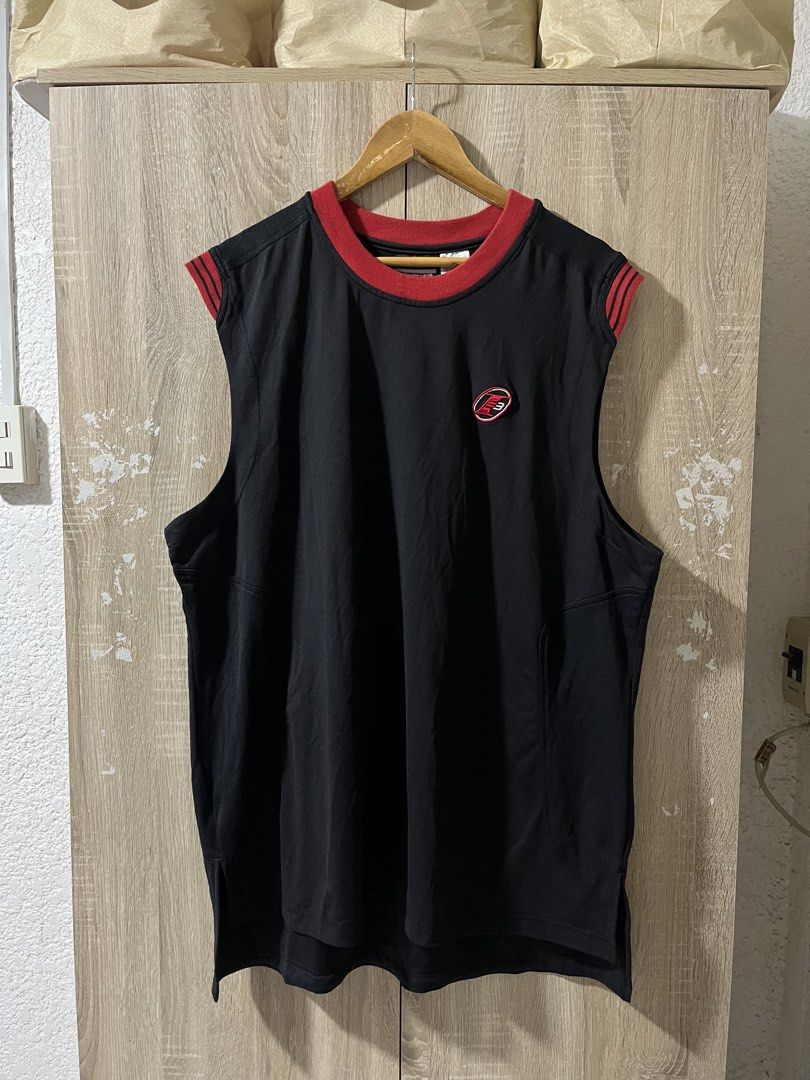 Y2K Iverson RBK Taiwan (Category: Activewear) located in Tagum. Submitted by pointers15 (Listing ID 1456359120, Image 3). Description: L on tag 24x33 Excellent Cr: 9.8/10 No issue❌.