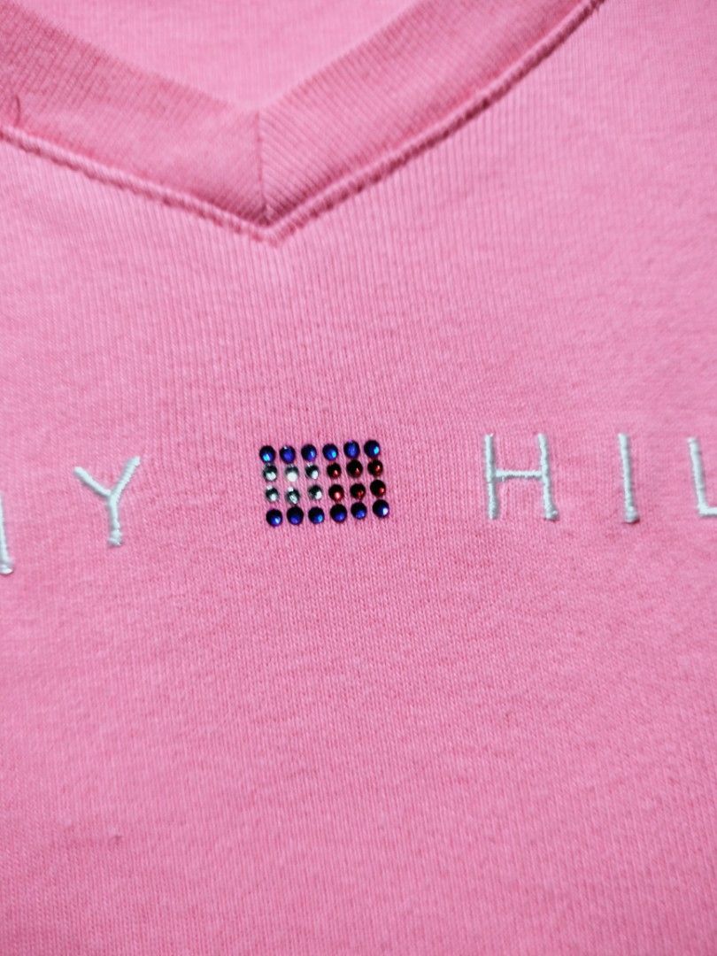 Y2K tommy Hilfiger (Category: Shirts) located in San Joaquin. Submitted by myksss19 (Listing ID 1456300839, Image 3). Description: need wash only no majort flaws.