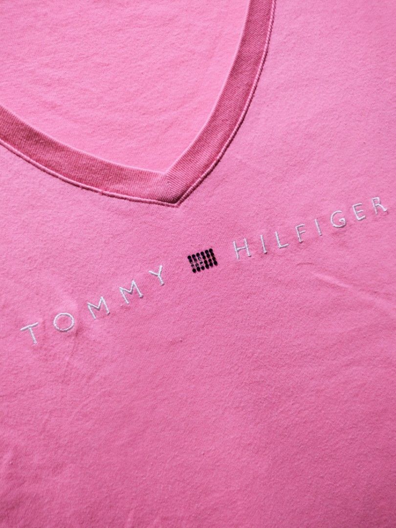 Y2K tommy Hilfiger (Category: Shirts) located in San Joaquin. Submitted by myksss19 (Listing ID 1456300839, Image 2). Description: need wash only no majort flaws.
