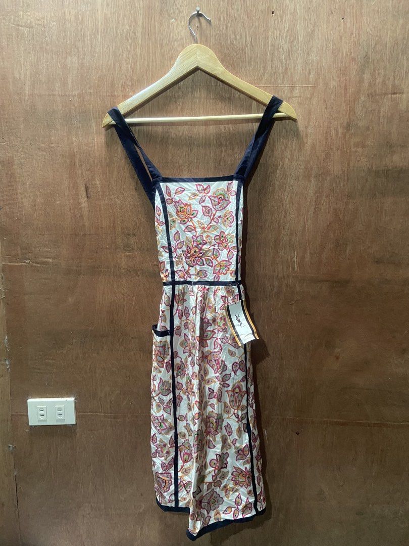 YVES SAINT LAURENT VINTAGE APRON (Category: Dresses) located in Naga. Submitted by lux.shirt.ph (Listing ID 1456406443, Image 1). Description: .