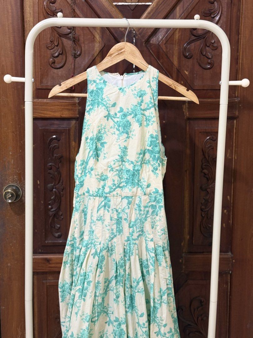 Zara Floral Dress (Category: Dresses) located in Iloilo. Submitted by wornwellco (Listing ID 1456305100, Image 2). Description: .
