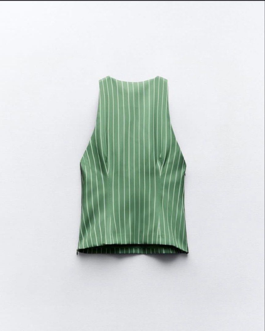 ZARA V-neck sleeveless (Category: Sleeveless) located in San Simon. Submitted by katechicha96 (Listing ID 1456332017, Image 2). Description: .