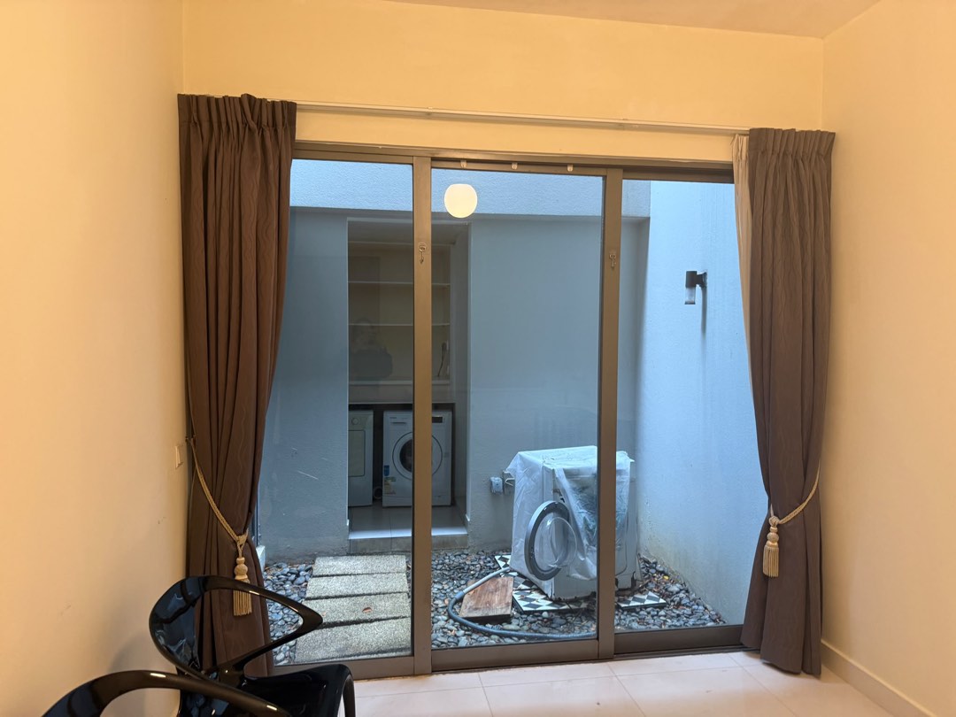(Category: ) located in . Submitted by damn_sian (Listing ID 1456441500, Image 1). Description: .