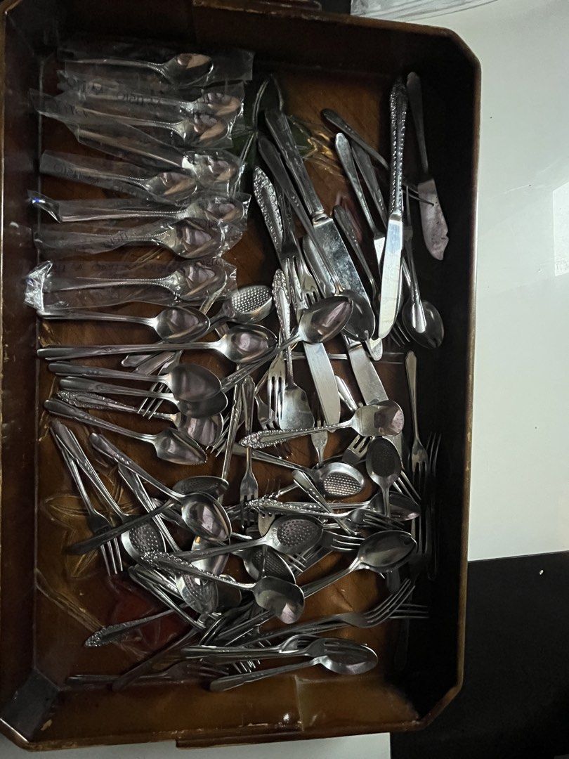 3Trays of branded flatware (Category: Dinnerware & Cutlery) located in Calasiao. Submitted by maxwayne200413 (Listing ID 1456430460, Image 2). Description: ₱3000-4500 each Trays branded all goods from Japan .