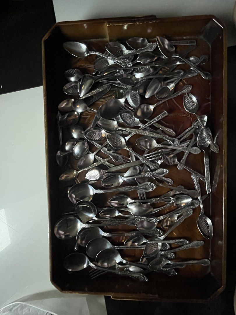 3Trays of branded flatware (Category: Dinnerware & Cutlery) located in Calasiao. Submitted by maxwayne200413 (Listing ID 1456430460, Image 3). Description: ₱3000-4500 each Trays branded all goods from Japan .