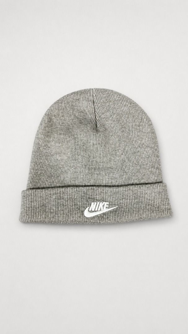 🤍 NIKE PEAK BEANIE (Category: Beanies) located in Valencia. Submitted by shopstnd (Listing ID 1456441788, Image 1). Description: 🤍 NIKE PEAK BEANIE Clean, minimal, and easy to wear — a classic Nike knit beanie with embroidered Swoosh branding. • Brand: Nike • Color: Heather Grey • Type: Cuffed Beanie / Peak Beanie • Size: One Size Fits Most • Material: 80% Polyester / 20% Wool • Detail: Embroidered Nike logo • Condition: Pre-loved 📸 Swipe thro