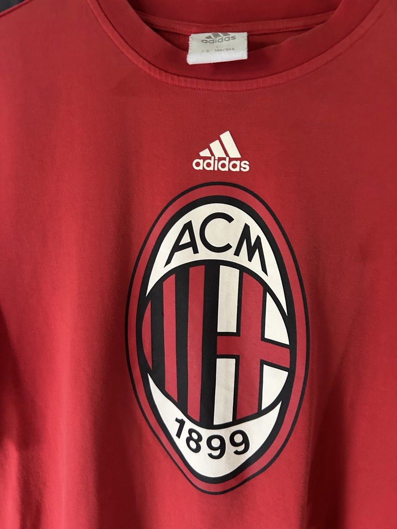 AC Milan 1899 Red T-Shirt (Category: Tshirts & Polo Shirts ) located in Manila. Submitted by alcantara123 (Listing ID 1456506019, Image 2). Description: - Red AC Milan t-shirt - Features club crest and '1899' print on front - Ideal for any AC Milan supporter - Casual and comfortable wear W-22.5 L-26.5.