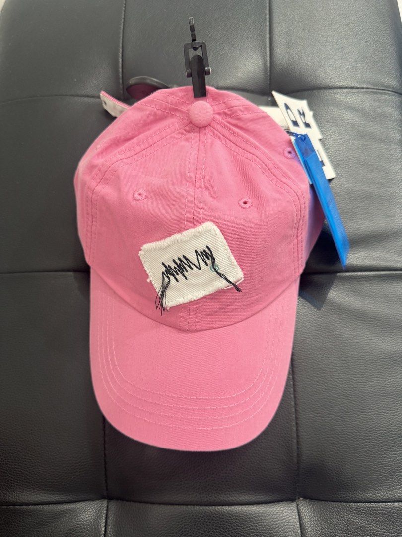 ADER CAP (Category: Hats & Beanies) located in Singapore. Submitted by clothesxcottage (Listing ID 1456498751, Image 1). Description: .
