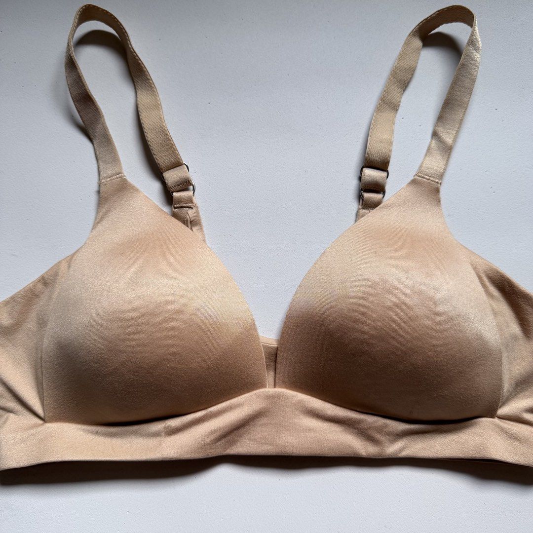 AERIE Real Sunnie Wireless Lightly Lined Bra [34A] (Category: Undergarments & Loungewear) located in Malabon City. Submitted by k_intimates (Listing ID 1456519993, Image 3). Description: Details: • Size 34A / wireless / regular padding • No issues (soft and comfy 🤞) • Aerie Real Sunnie Wireless Lightly Lined Bra is a smooth, everyday nude bra featuring wire-free molded cups, adjustable straps, and a wide supportive band..