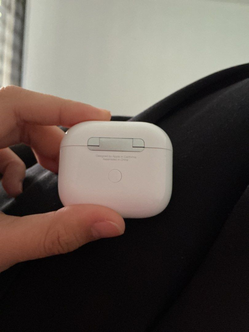 Airpods 3rd Gen (Category: Headphones & Headsets) located in Manila. Submitted by ririnextdoorr (Listing ID 1456451372, Image 1). Description: Negotiable price With box and free earphones.