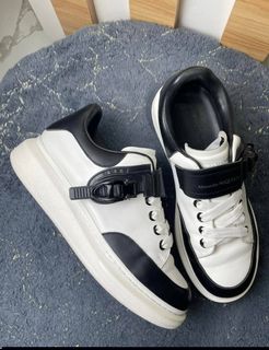 (Category: ) located in . Submitted by SecondhandItems97 (Listing ID 1456527276, Image 1). Description: .