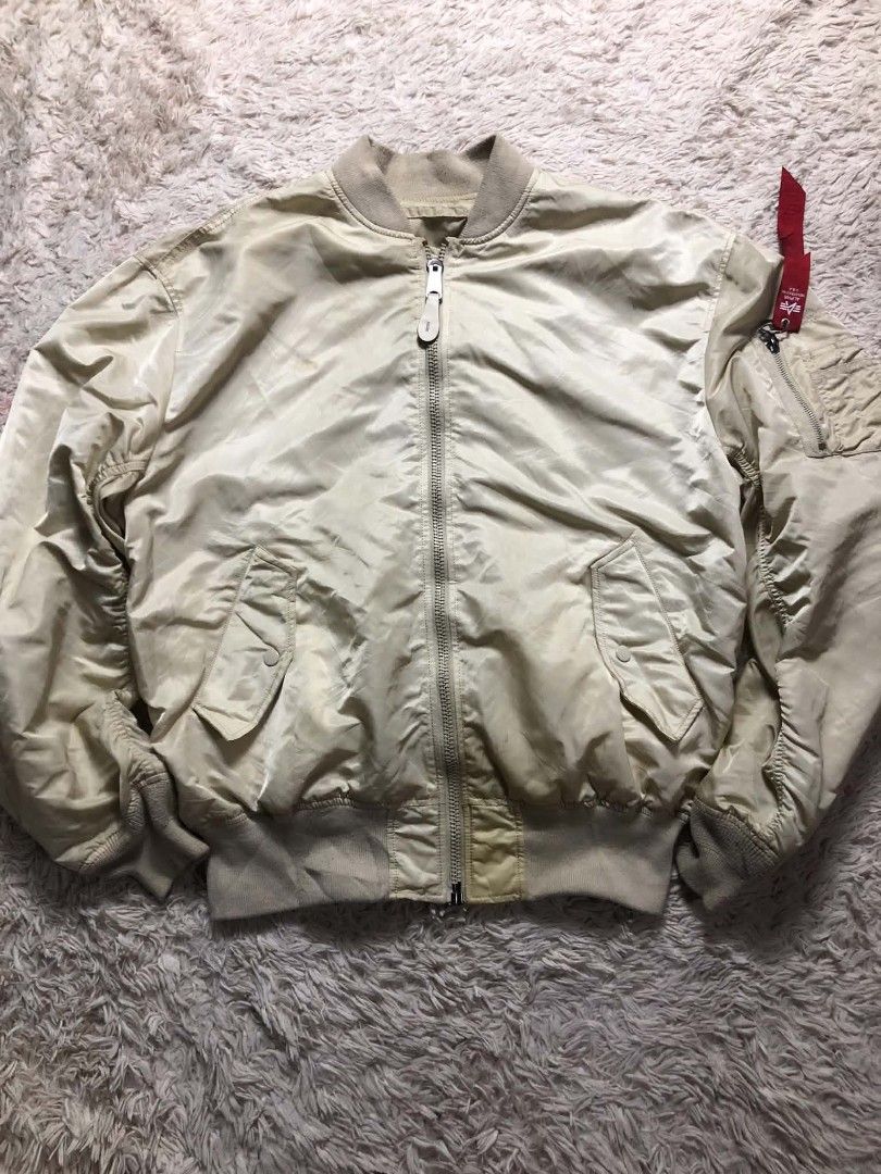 Alpha industries Revirsable Bomber jacket (Category: Coats, Jackets and Outerwear) located in Manila. Submitted by truecat.00a53a (Listing ID 1456593914, Image 1). Description: size medium good condition issue need wash complete button and zip.