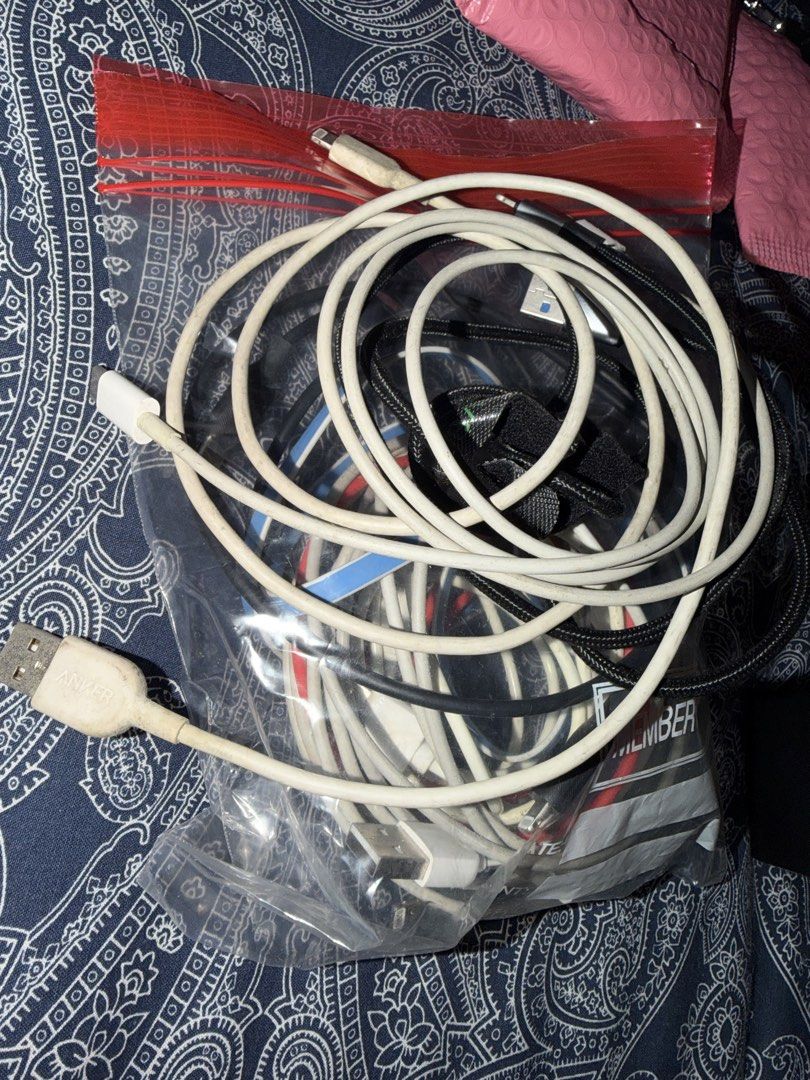 Anker etc used wires bundle for lightning apple (Category: Chargers & Cables) located in Quezon City. Submitted by glitchandglamor (Listing ID 1456460415, Image 1). Description: •RFS: changed phones, excess stuff, mostly usable with authentic anker etc •as is condition, more than 5pcs.