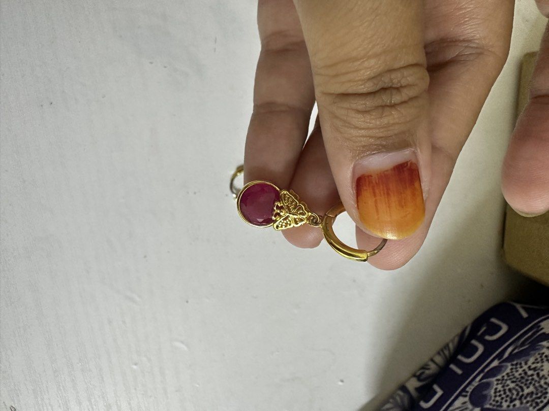 Anting2 ruby (Category: Other Accessories) located in Kluang. Submitted by farahraeshafarahraes110 (Listing ID 1456519650, Image 2). Description: Item preloved Condition ok lg .