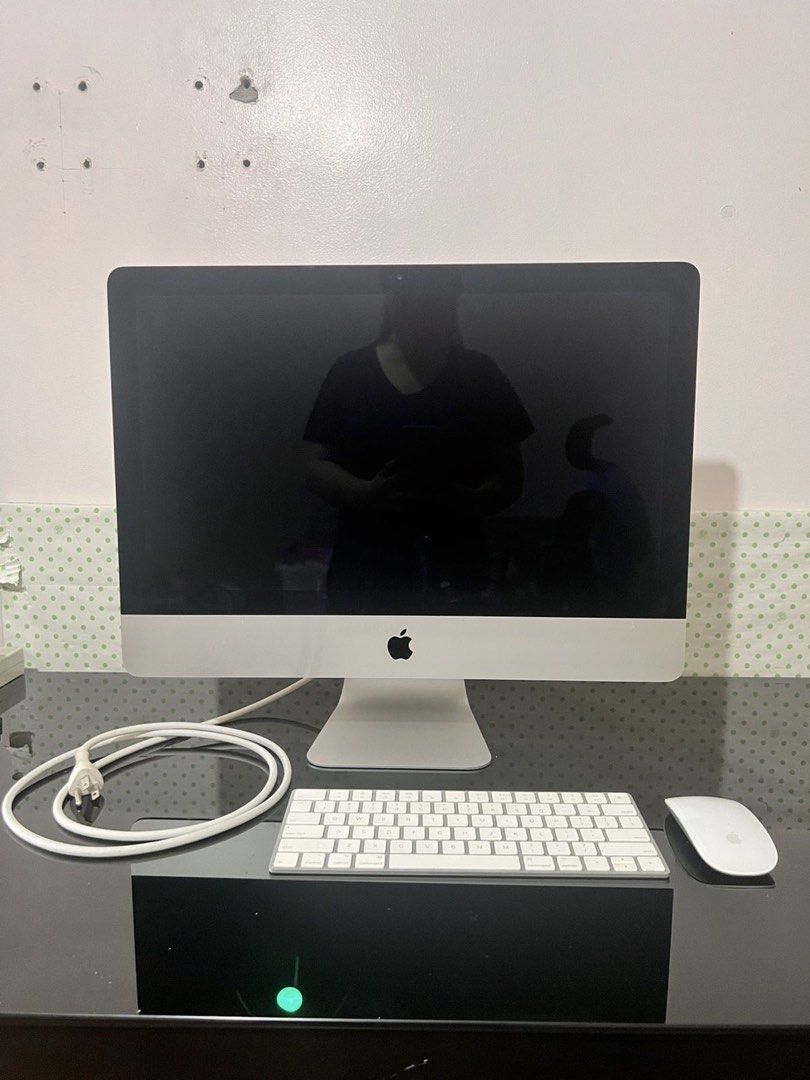 Apple iMac 21.5-inch Desktop Computer with Keyboard and Mouse (Category: Desktops) located in Paranaque City. Submitted by enchanting_f1nds (Listing ID 1456497672, Image 1). Description: - 2021 acquired - Sleek silver Apple iMac desktop computer - Original Magic Keyboard included - Original Magic Mouse included - Ideal all-in-one setup for home or office - Power cable included - Ready for a new owner.