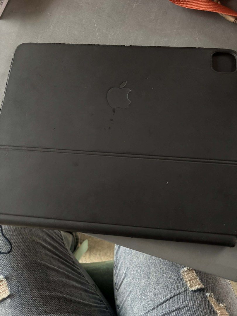 Apple iPad Pro 12.9-inch (5th Gen) with Magic Keyboard (Category: iPad) located in Makati City. Submitted by keiishall (Listing ID 1456477468, Image 3). Description: - iPad Pro 12.9-inch (5th generation) - 128GB storage - Latest iPadOS 26.3.1 - Includes Magic Keyboard - Ideal for work and creative projects.