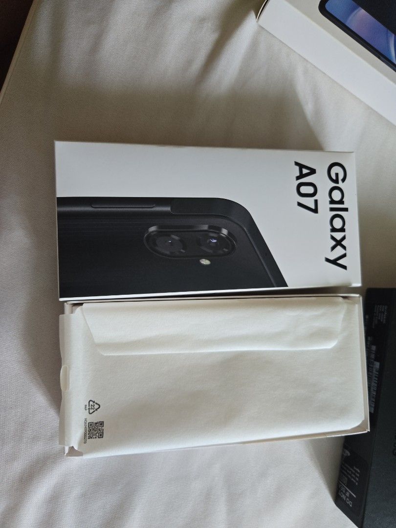 Assorted Boxes ( ALL $15 ) (Category: Wearables & Smart Watches) located in Singapore. Submitted by durian_mochi (Listing ID 1456447280, Image 3). Description: WA ME 8087858 NO MORE REPLY QUOTA HERE THANKD Assorted phone boxes, for resale or decoration purposes. Some still have their accesories inside. Take all for the listed price. Thanke.