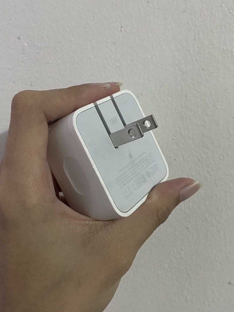 Authentic Apple 35W Dual USB-C Port Compact Power Adapter (Category: Cables & Adaptors) located in Manila. Submitted by lalayie (Listing ID 1456546650, Image 2). Description: Og price is 3,490 Negotiable ! - Selling it because i accidentally bought 2 of them.