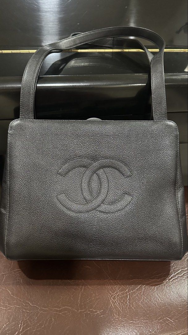 Authentic Chanel Caviar Shoulder Bag Vintage (Category: Luxury Bags & Wallets) located in Las Pinas. Submitted by marshmallowmax (Listing ID 1456553339, Image 3). Description: Guaranteed Authentic! Slightly used, minimal signs of use, no flaws With authenticity card, mini booklet and dustbag.