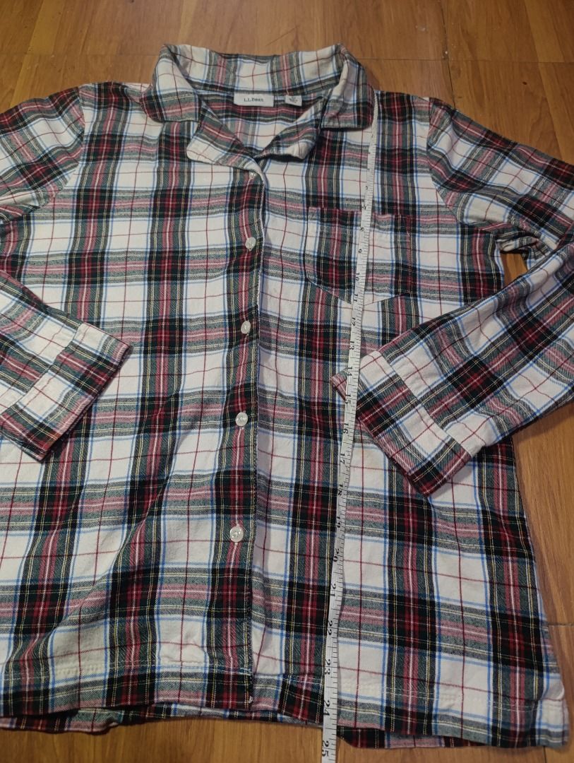 Authentic l.l.bean Tartan Flannel Longsleeve (Category: Formal Shirts) located in Bulacan. Submitted by koritooo (Listing ID 1456511654, Image 3). Description: Authentic L.L.Bean Tartan Flannel Longsleeve Good as new no issue Size XS Dimensions: 20 Width 25 Length Color rate: 10/10.
