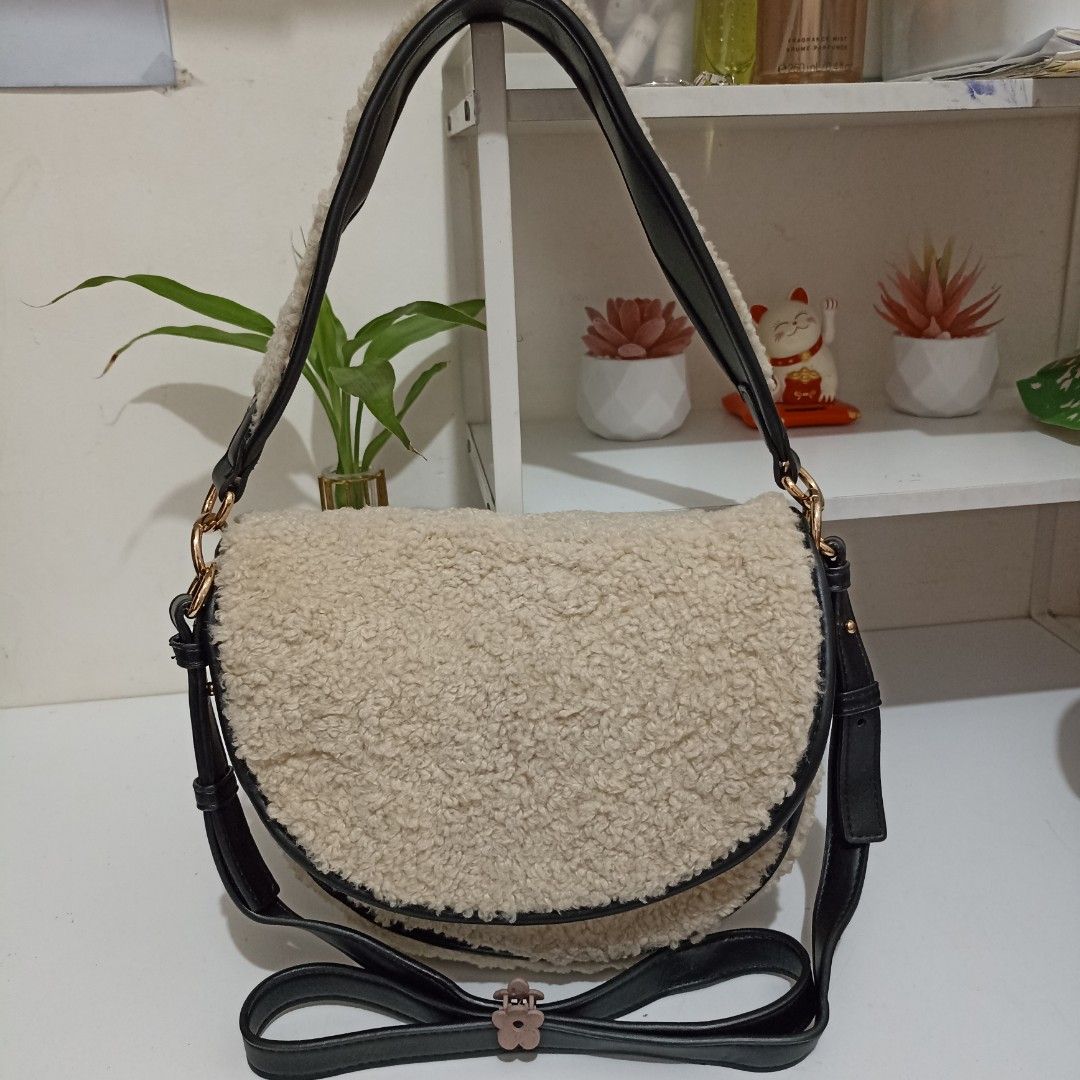 Authentic Mark & Spencer Crossbody Bag (Category: Cross-body Bags) located in Biliran. Submitted by QandQ2022 (Listing ID 1456438825, Image 2). Description: From Aussie Dubai Ukay Box Like new condition Authentic.