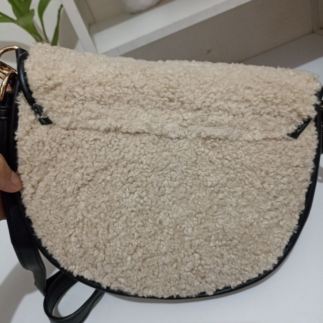 Authentic Mark & Spencer Crossbody Bag (Category: Cross-body Bags) located in Biliran. Submitted by QandQ2022 (Listing ID 1456438825, Image 3). Description: From Aussie Dubai Ukay Box Like new condition Authentic.