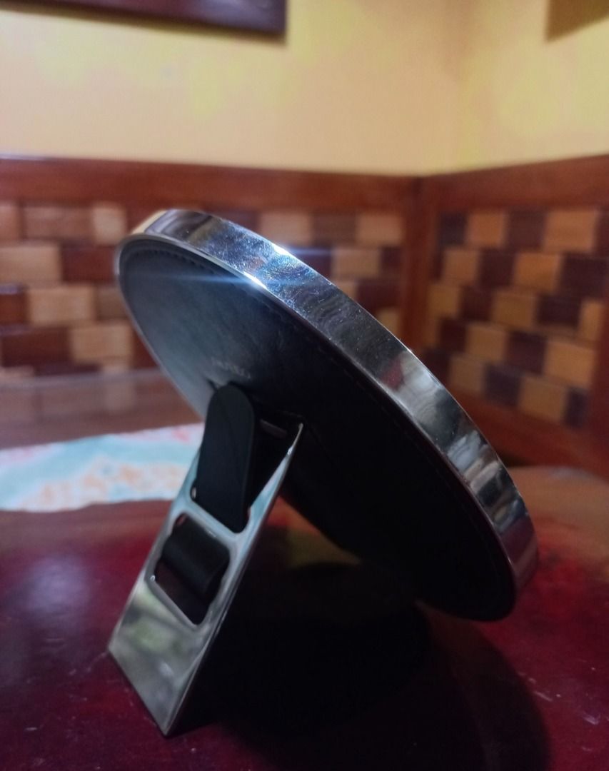 AUTHENTIC Shiseido Vintage Folding Tabletop Mirror (Category: Mirrors) located in Pugo. Submitted by mhylee_fang1989 (Listing ID 1456554649, Image 3). Description: .