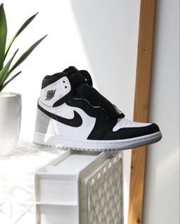(Category: ) located in . Submitted by zenxsneakers (Listing ID 1456527987, Image 1). Description: .
