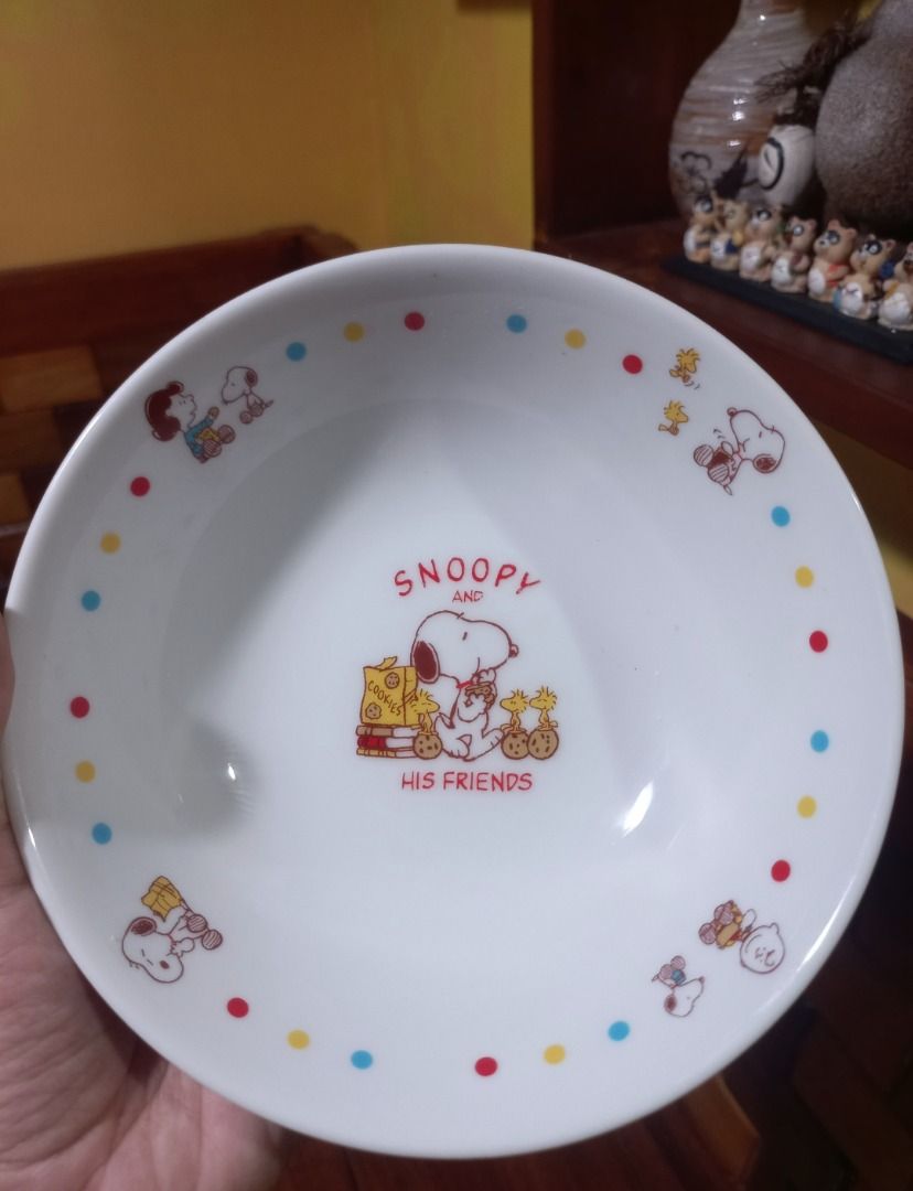 AUTHENTIC Vintage Snoopy Peanuts Ceramic Bowl (Calbee) (Category: Dinnerware & Cutlery) located in Pugo. Submitted by mhylee_fang1989 (Listing ID 1456566897, Image 1). Description: .