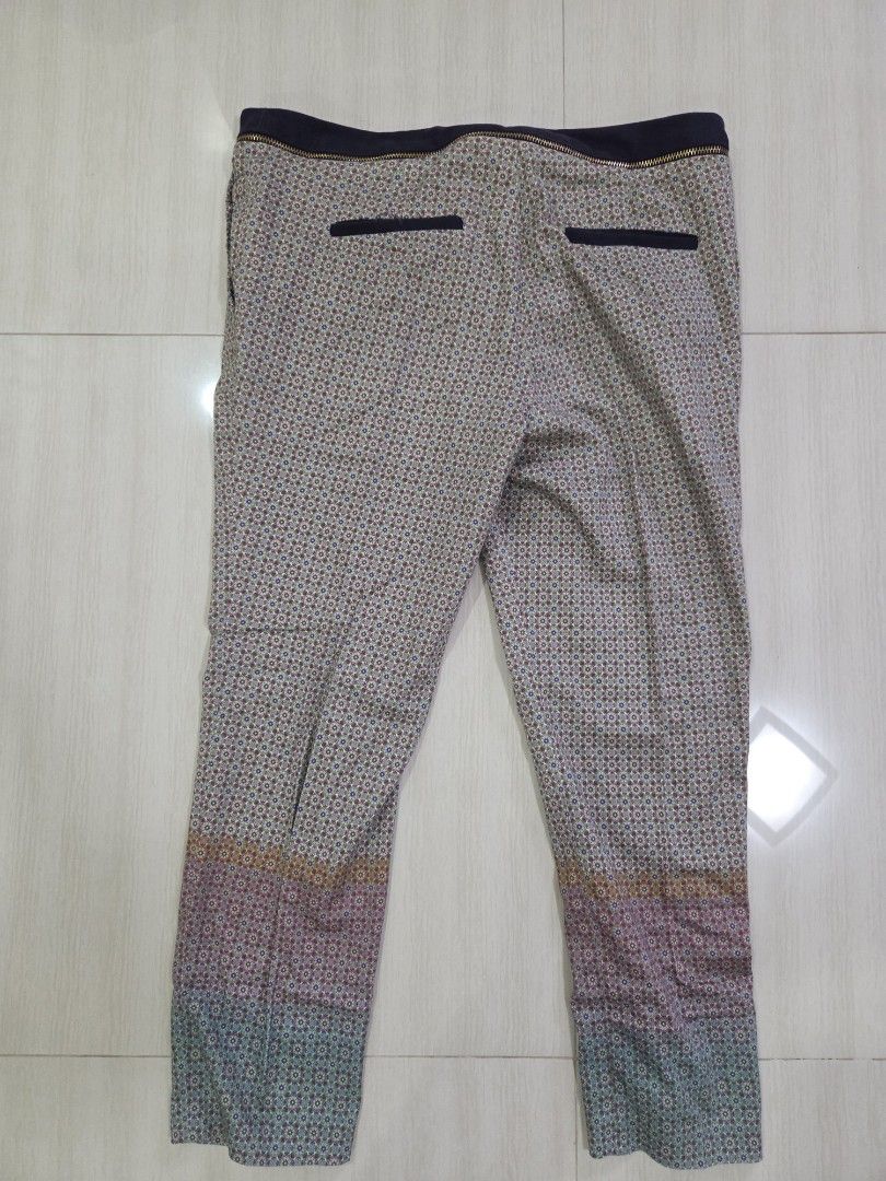 Authentic Zara Unique Patterned Cropped Pants with Gold Zipper Details (Category: Other Bottoms) located in Dagupan City. Submitted by usagiirl (Listing ID 1456480551, Image 2). Description: Authentic Zara pants! Selling them for my mom since they're just taking up space in the cabinet. This is a size 8. Kindly check the photos for the condition! Payments through Gcash..