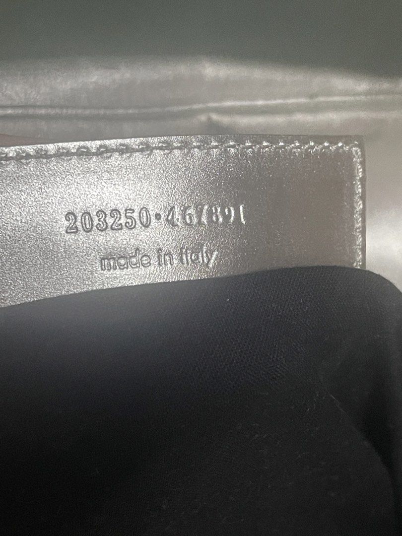 balenciaga bowler gym bag (Category: Luxury Bags & Wallets) located in Quezon City. Submitted by karma_para_sa_bogus (Listing ID 1456574214, Image 3). Description: Bowler Gym-Travel bag.. limited edition silver gray color. with papers, leather swatch, dustbag and mirror.. di na sya perfect ha..may mga rubs and scratches na in some parts pero maganda pa din and very presentable. 48k only. negotiable for sure buyers. pwede magrequest ng pics pero k
