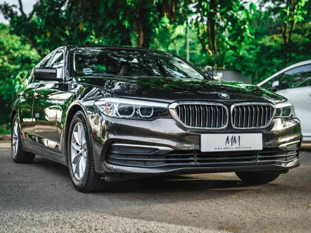 BMW 5 Series Sedan 520i SE (A) (Category: Used Cars) located in Singapore. Submitted by monstermotors. (Listing ID 1456471111, Image 2). Description: 1 owner, relatively low mileage done, pristine condition, asking a low depreciation. Well taken care of by discerning owner. Full stock factory condition, no modifications whatsoever. Come see the car now to deal! Trade in and high loan available, call now for viewing appointment! Sales Contact: Aus