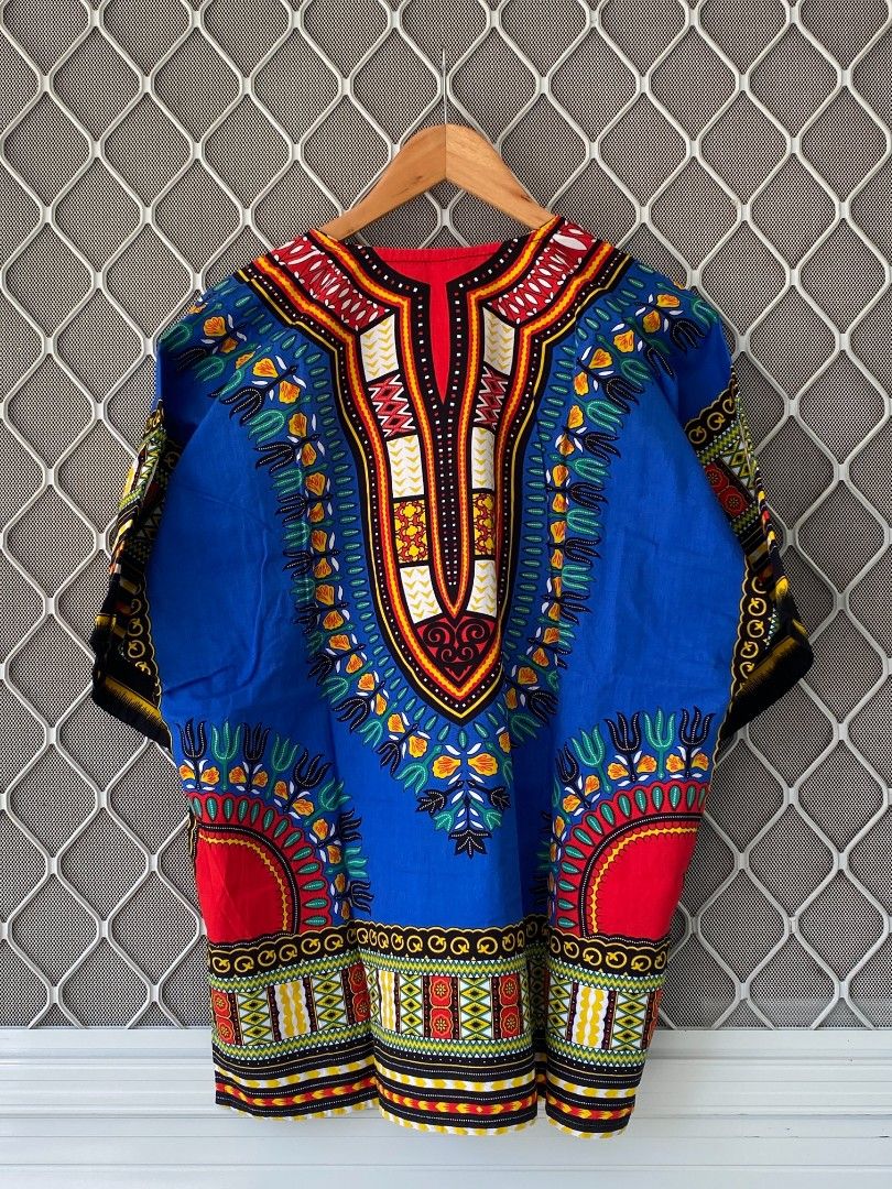 Bohemian V-Neck Shirt (Category: Tshirts & Polo Shirts ) located in General Natividad. Submitted by jaygo02 (Listing ID 1456427466, Image 2). Description: fits XL 23 x 29 Color rate: 9/10 Issue/s: Loose thread on both slits (check the last picture) 📍Nueva Ecija 📌washed 📌color may vary due to lighting 📌shipping via jnt express.