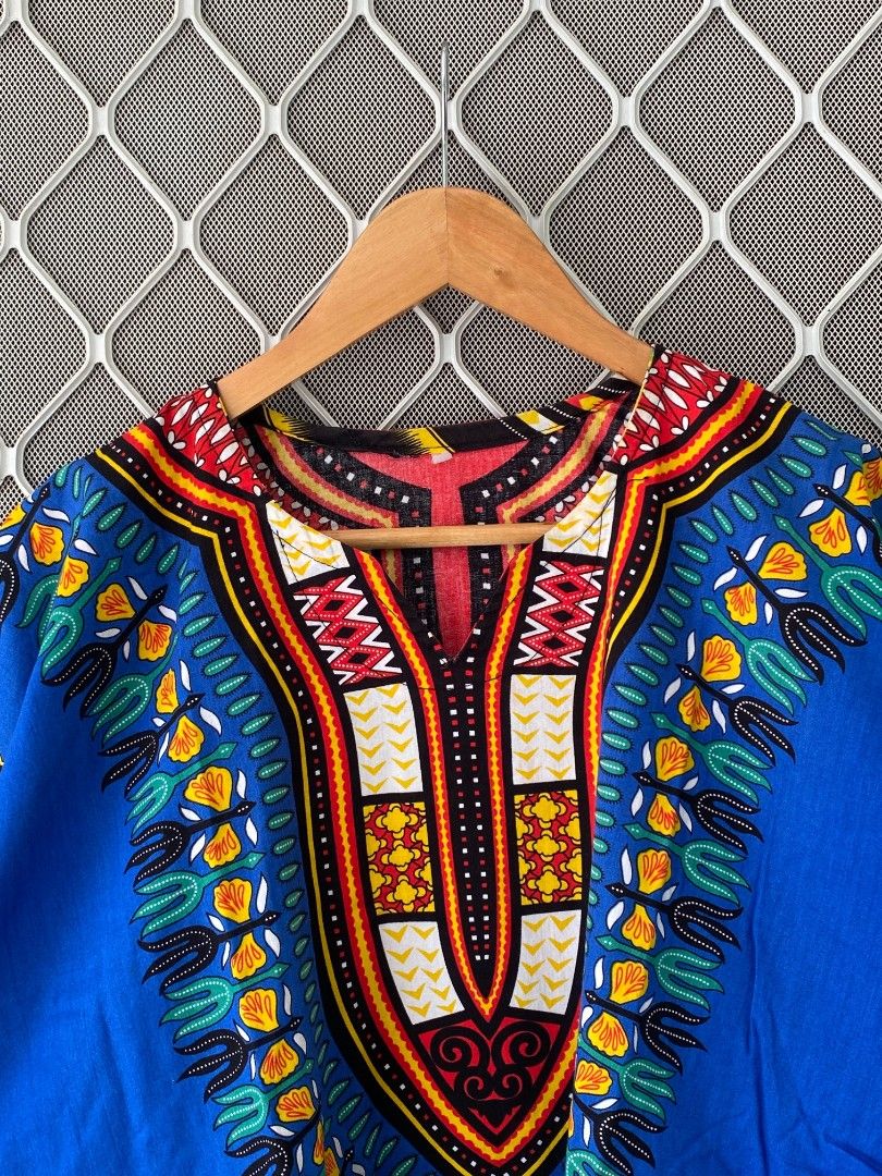 Bohemian V-Neck Shirt (Category: Tshirts & Polo Shirts ) located in General Natividad. Submitted by jaygo02 (Listing ID 1456427466, Image 3). Description: fits XL 23 x 29 Color rate: 9/10 Issue/s: Loose thread on both slits (check the last picture) 📍Nueva Ecija 📌washed 📌color may vary due to lighting 📌shipping via jnt express.